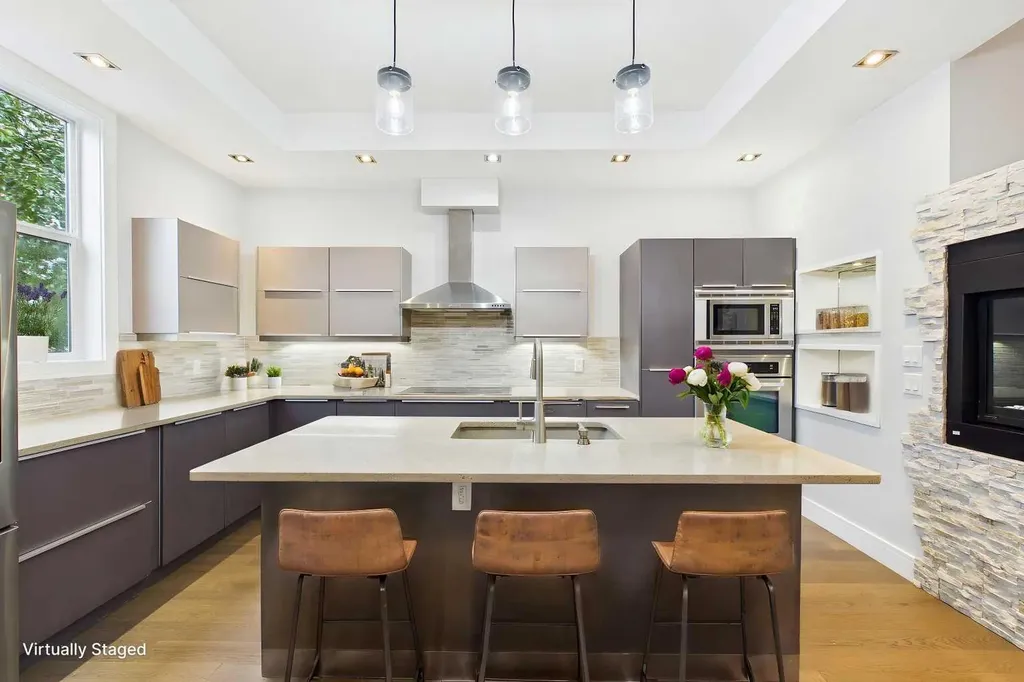 2430 28 Avenue SW Calgary AB T2T 1K9