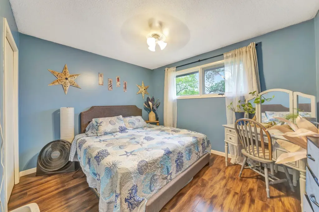 4910 58 Avenue Lloydminster AB T9V 1C3