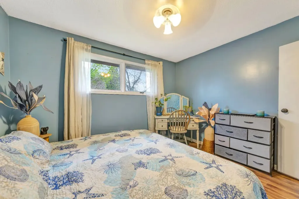 4910 58 Avenue Lloydminster AB T9V 1C3