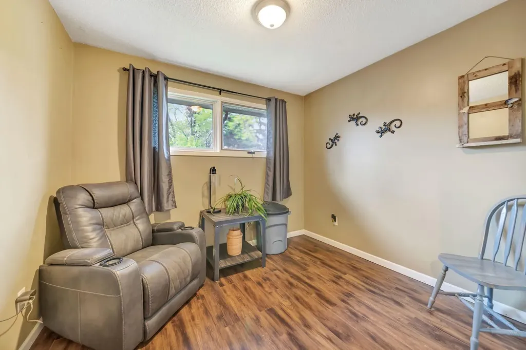 4910 58 Avenue Lloydminster AB T9V 1C3