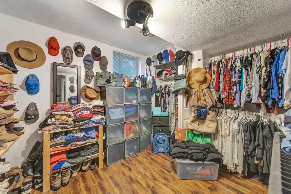 4910 58 Avenue Lloydminster AB T9V 1C3