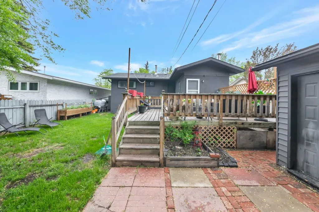 4910 58 Avenue Lloydminster AB T9V 1C3