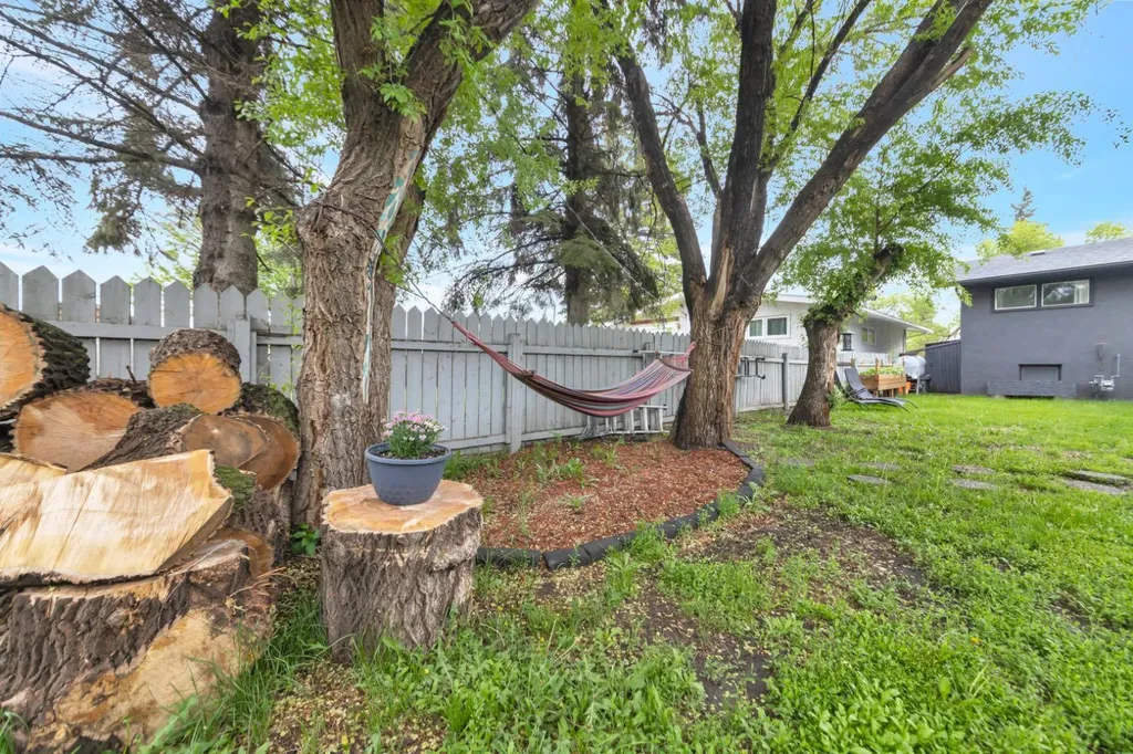 4910 58 Avenue Lloydminster AB T9V 1C3