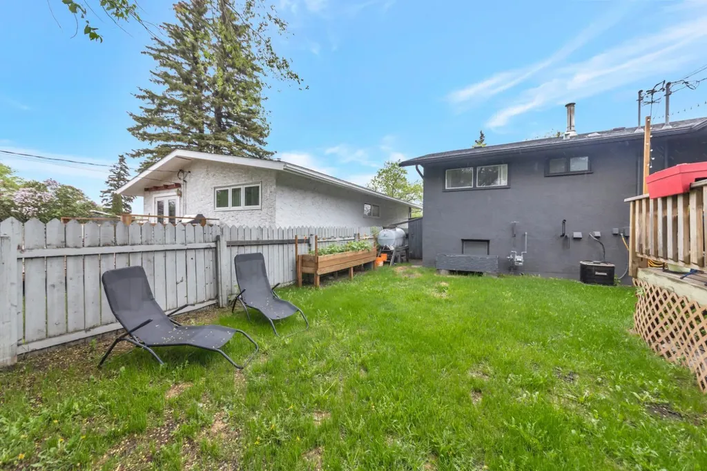 4910 58 Avenue Lloydminster AB T9V 1C3
