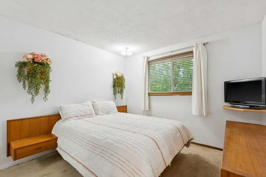 6100 4 Avenue NE Calgary AB T2A 5Z8