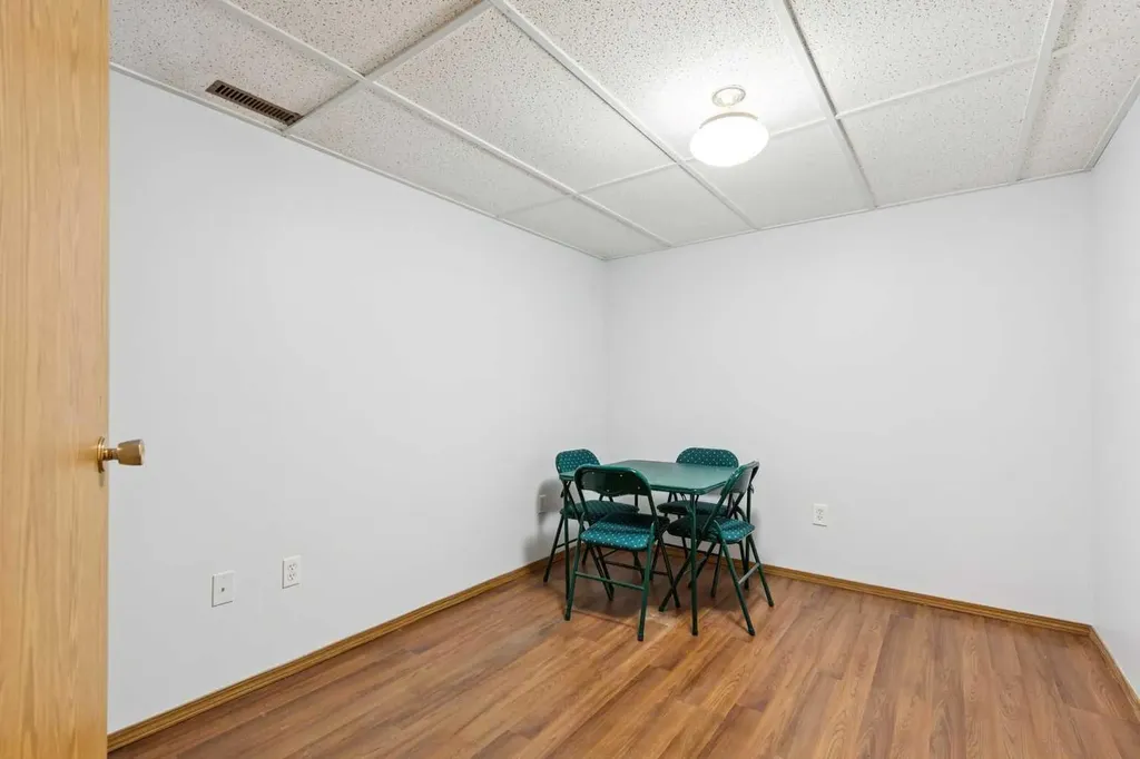 6100 4 Avenue NE Calgary AB T2A 5Z8