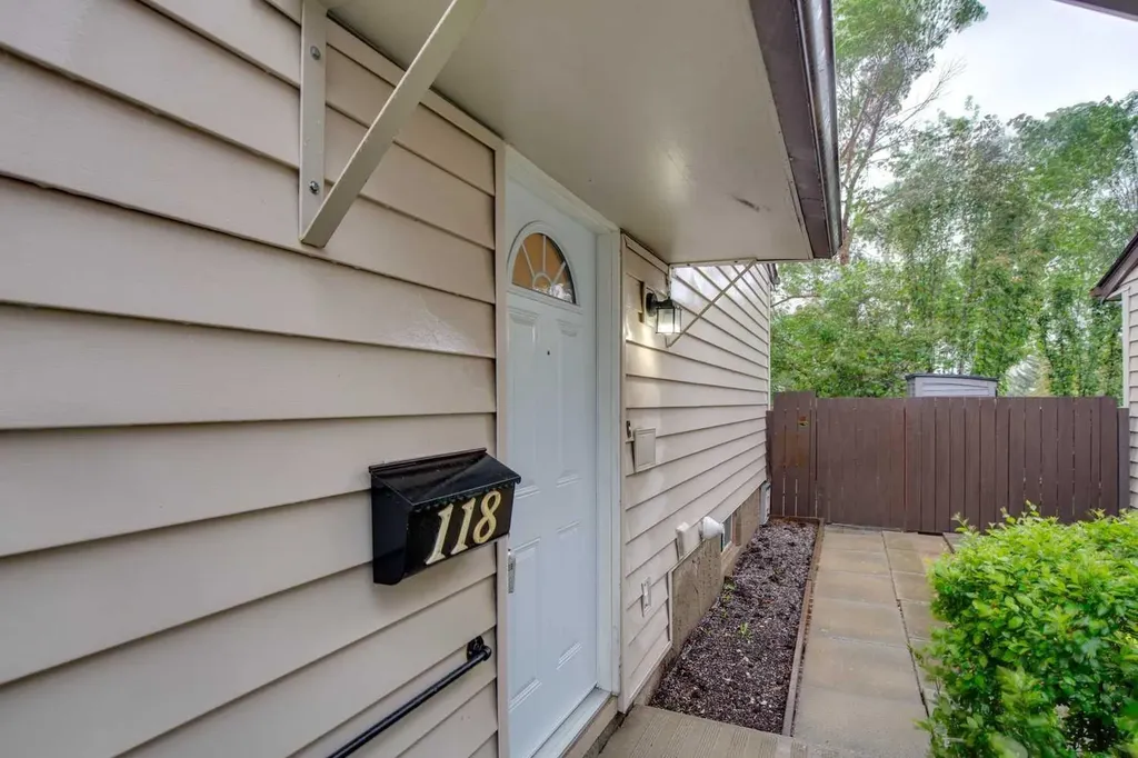 6100 4 Avenue NE Calgary AB T2A 5Z8