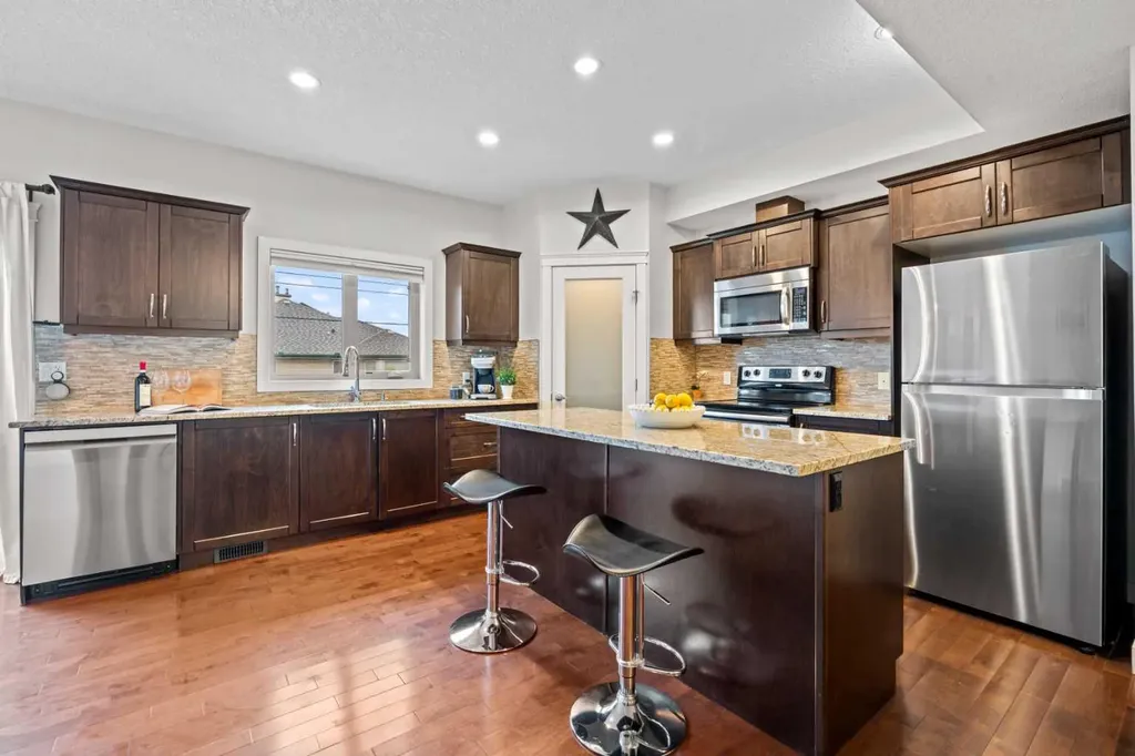 1916 36 Street SW Calgary AB T3E 2Y9