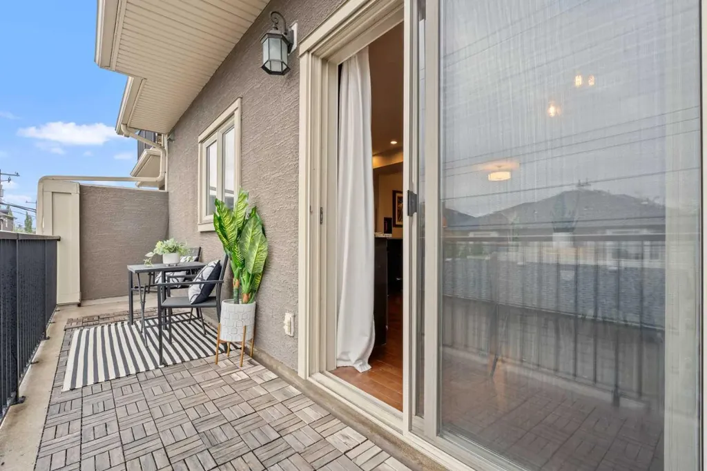 1916 36 Street SW Calgary AB T3E 2Y9