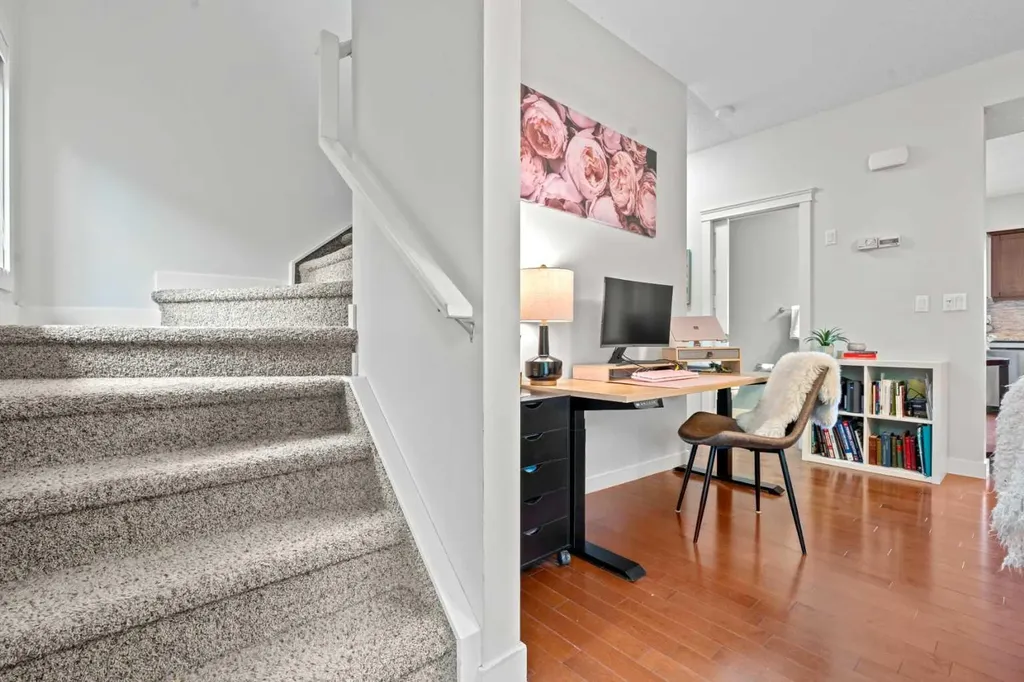 1916 36 Street SW Calgary AB T3E 2Y9