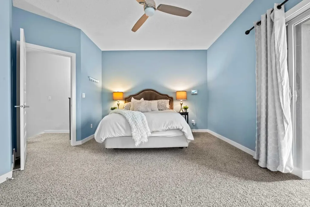 1916 36 Street SW Calgary AB T3E 2Y9