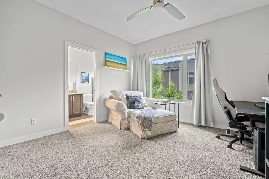 1916 36 Street SW Calgary AB T3E 2Y9