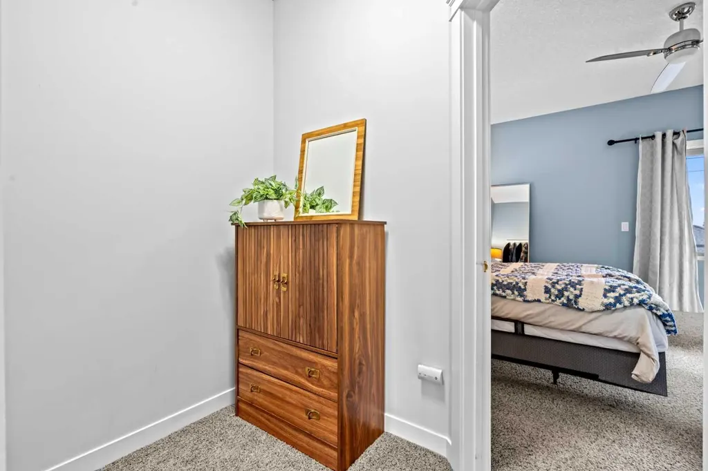 1916 36 Street SW Calgary AB T3E 2Y9