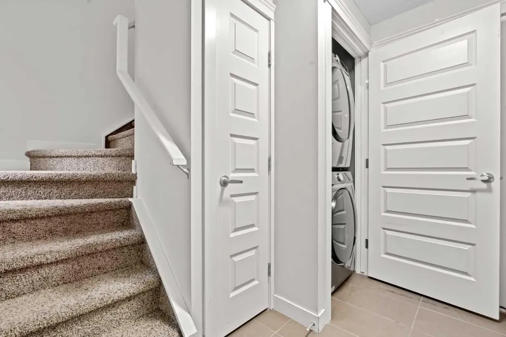 1916 36 Street SW Calgary AB T3E 2Y9