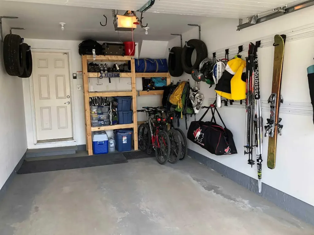 1916 36 Street SW Calgary AB T3E 2Y9