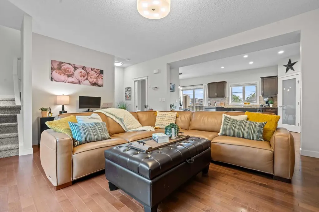 1916 36 Street SW Calgary AB T3E 2Y9