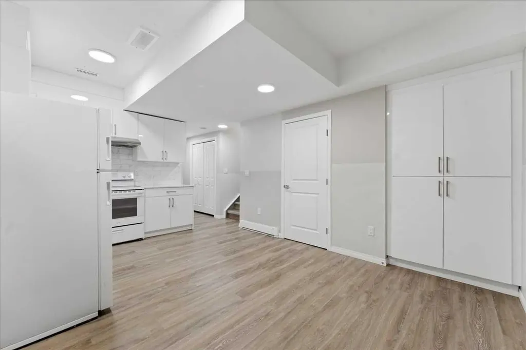 171 Chelsea Road Chestermere AB T1X1Z3