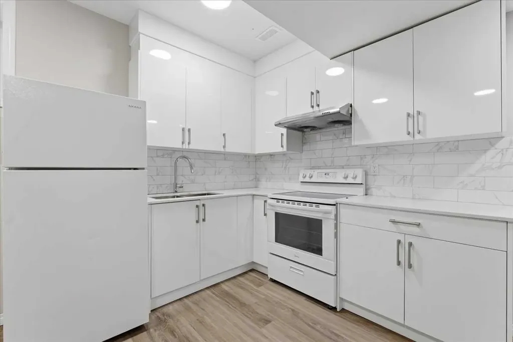 171 Chelsea Road Chestermere AB T1X1Z3