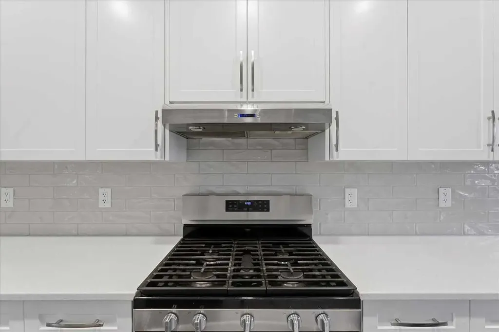 171 Chelsea Road Chestermere AB T1X1Z3
