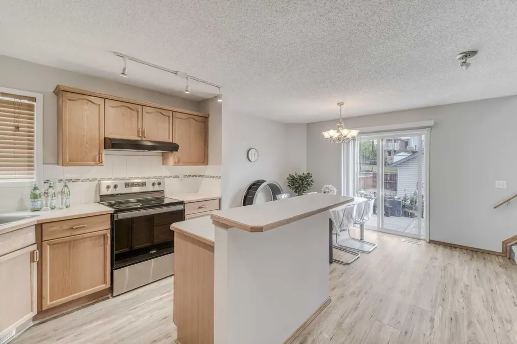 170 Arbour Grove Close NW Calgary AB T3G 4J2