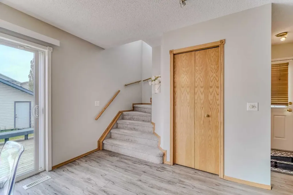 170 Arbour Grove Close NW Calgary AB T3G 4J2