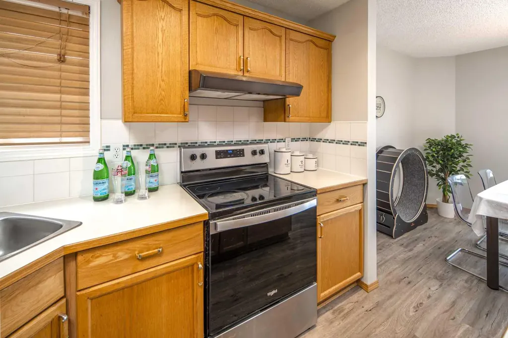 170 Arbour Grove Close NW Calgary AB T3G 4J2