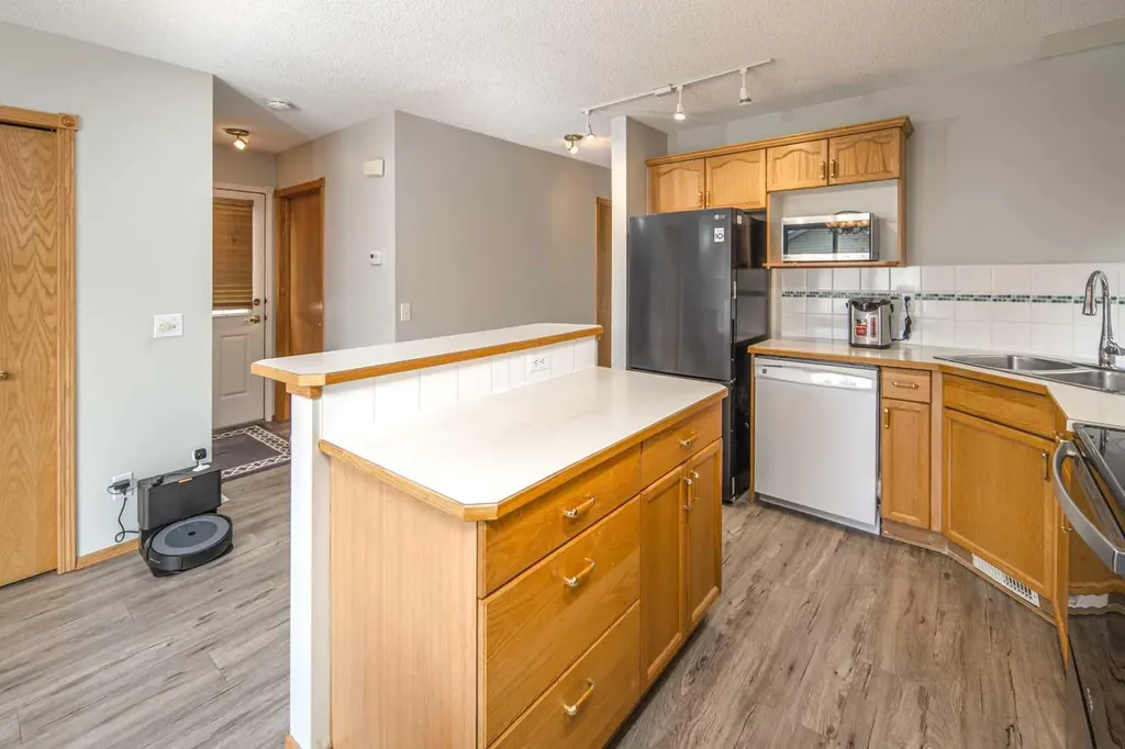 170 Arbour Grove Close NW Calgary AB T3G 4J2
