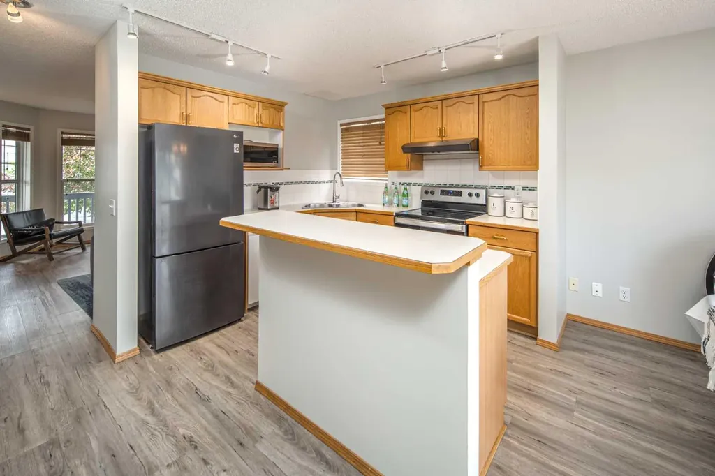 170 Arbour Grove Close NW Calgary AB T3G 4J2