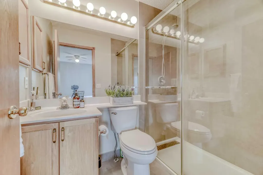170 Arbour Grove Close NW Calgary AB T3G 4J2