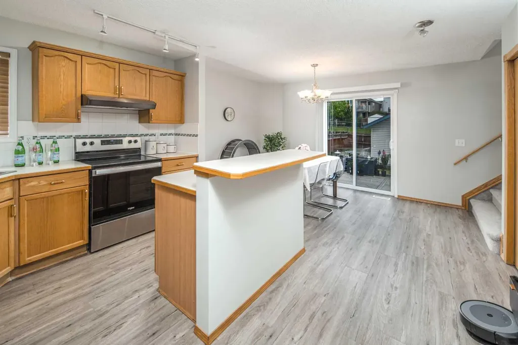 170 Arbour Grove Close NW Calgary AB T3G 4J2