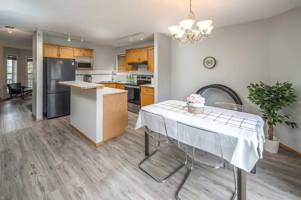 170 Arbour Grove Close NW Calgary AB T3G 4J2
