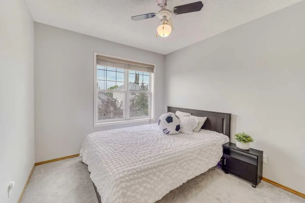 170 Arbour Grove Close NW Calgary AB T3G 4J2