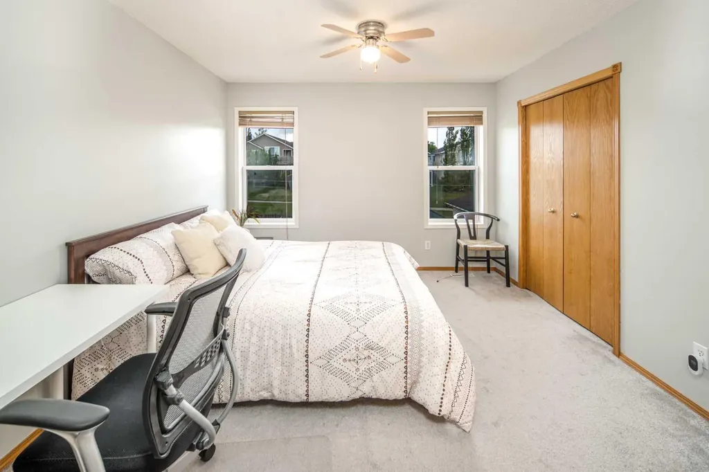 170 Arbour Grove Close NW Calgary AB T3G 4J2