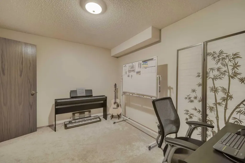 170 Arbour Grove Close NW Calgary AB T3G 4J2