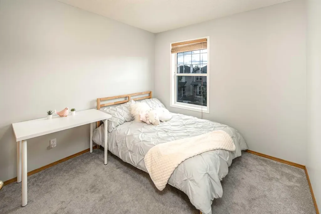 170 Arbour Grove Close NW Calgary AB T3G 4J2