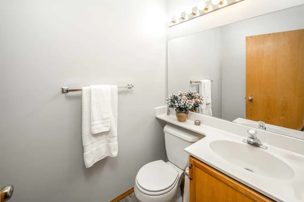 170 Arbour Grove Close NW Calgary AB T3G 4J2
