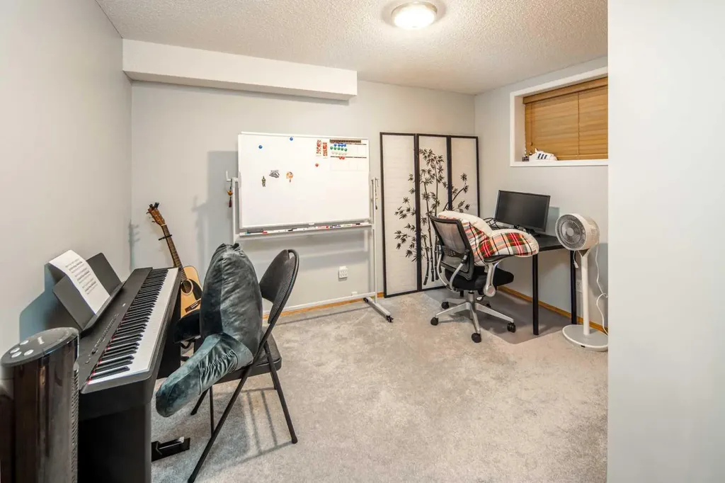 170 Arbour Grove Close NW Calgary AB T3G 4J2