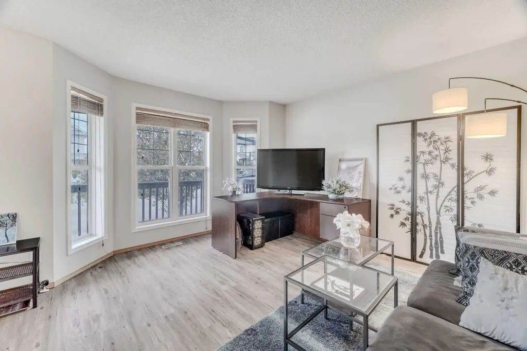 170 Arbour Grove Close NW Calgary AB T3G 4J2