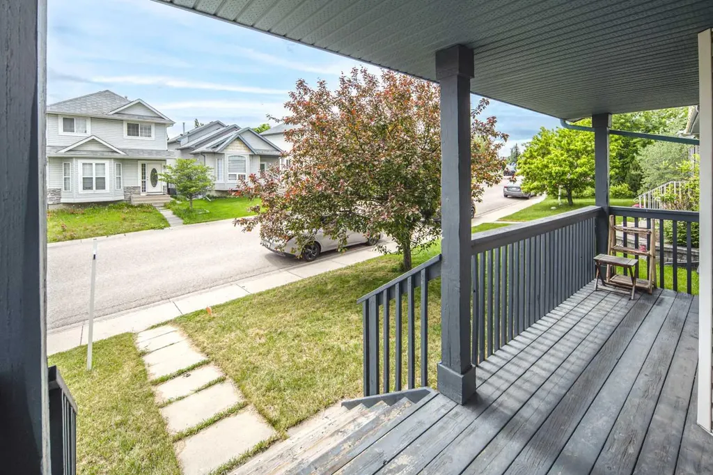 170 Arbour Grove Close NW Calgary AB T3G 4J2