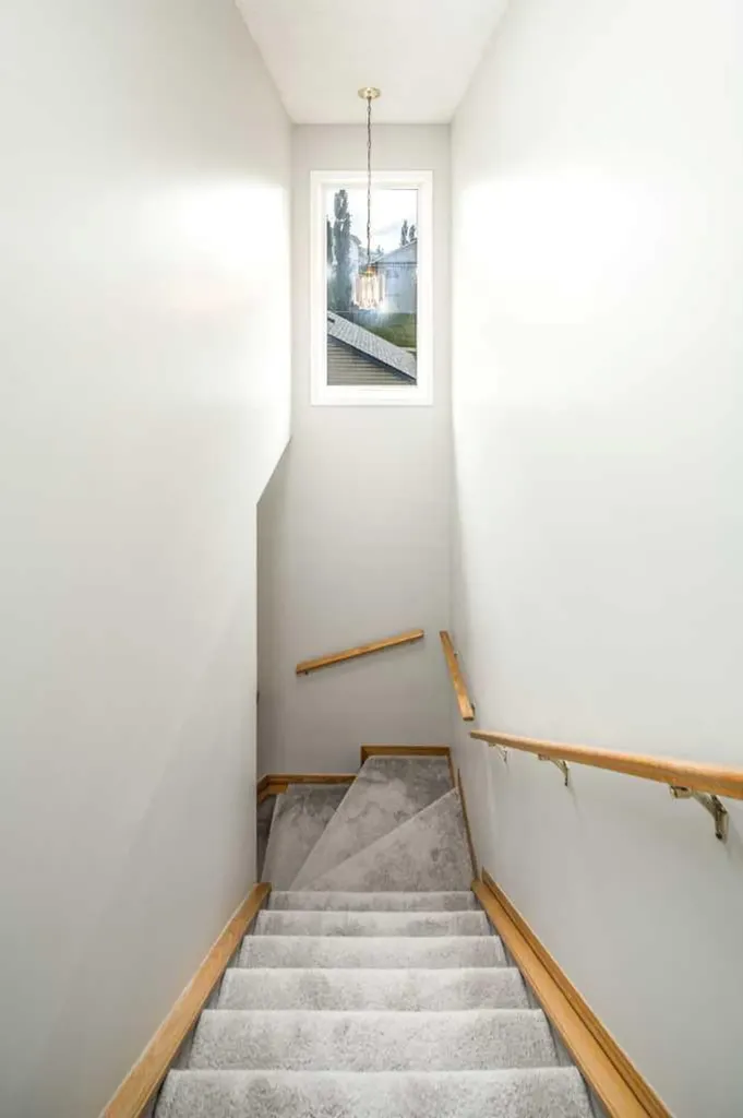 170 Arbour Grove Close NW Calgary AB T3G 4J2