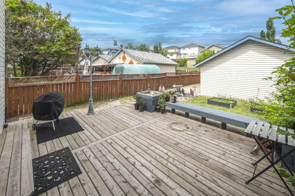 170 Arbour Grove Close NW Calgary AB T3G 4J2