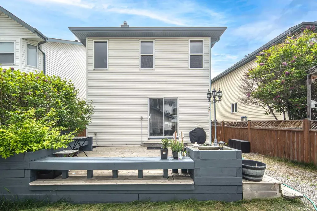 170 Arbour Grove Close NW Calgary AB T3G 4J2