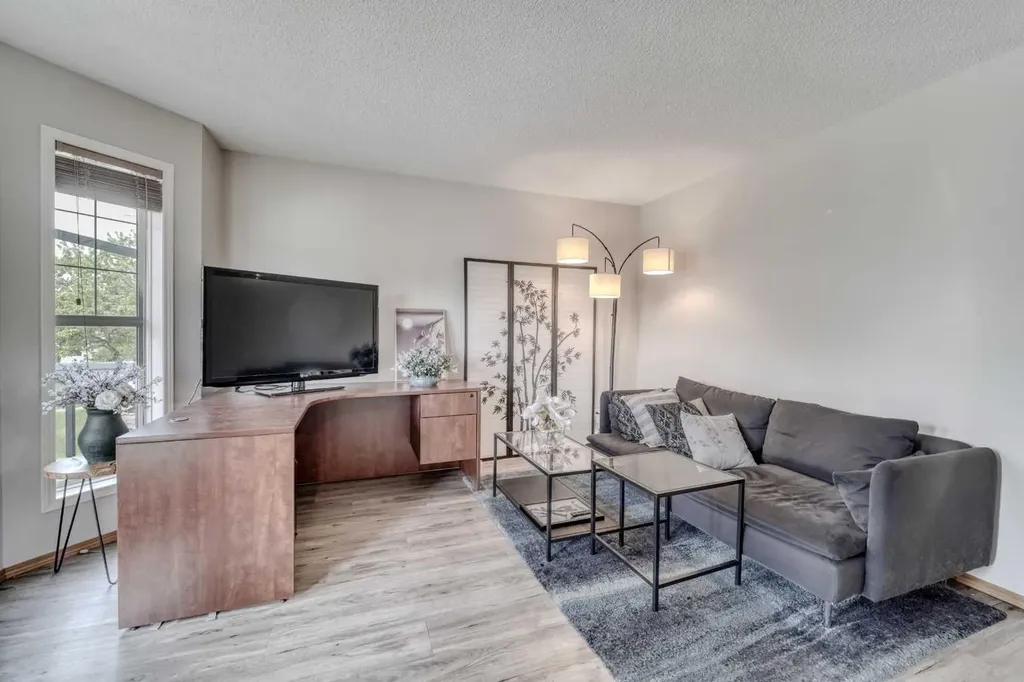 170 Arbour Grove Close NW Calgary AB T3G 4J2