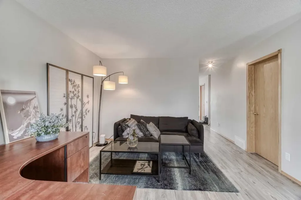 170 Arbour Grove Close NW Calgary AB T3G 4J2