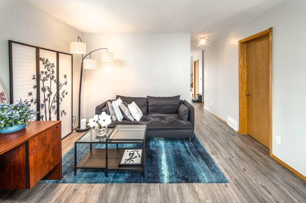 170 Arbour Grove Close NW Calgary AB T3G 4J2