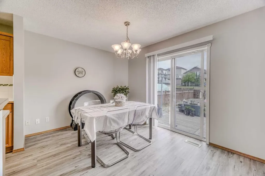 170 Arbour Grove Close NW Calgary AB T3G 4J2