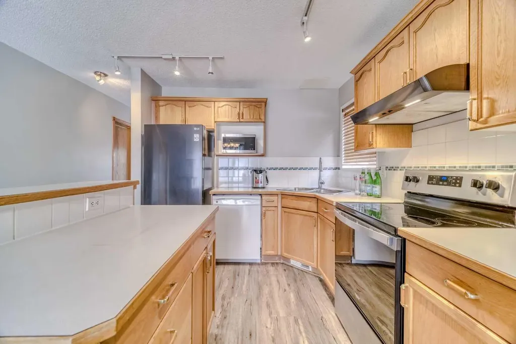 170 Arbour Grove Close NW Calgary AB T3G 4J2