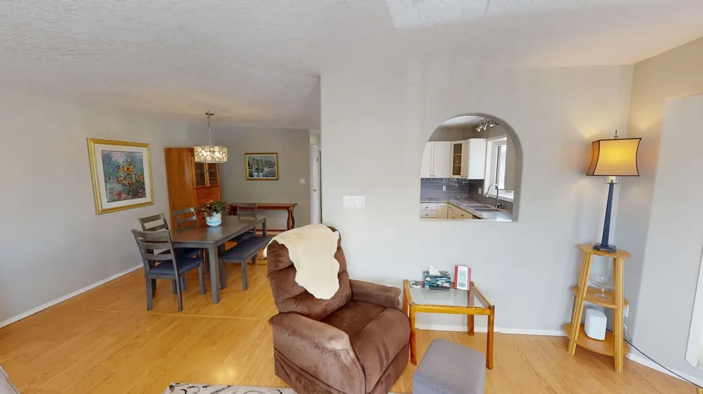 411 3 Street Brooks AB T1R 0E7