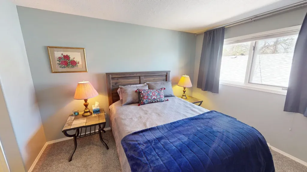 411 3 Street Brooks AB T1R 0E7