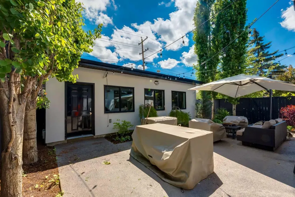 2339 Westmount Road NW Calgary AB T2N 3N7